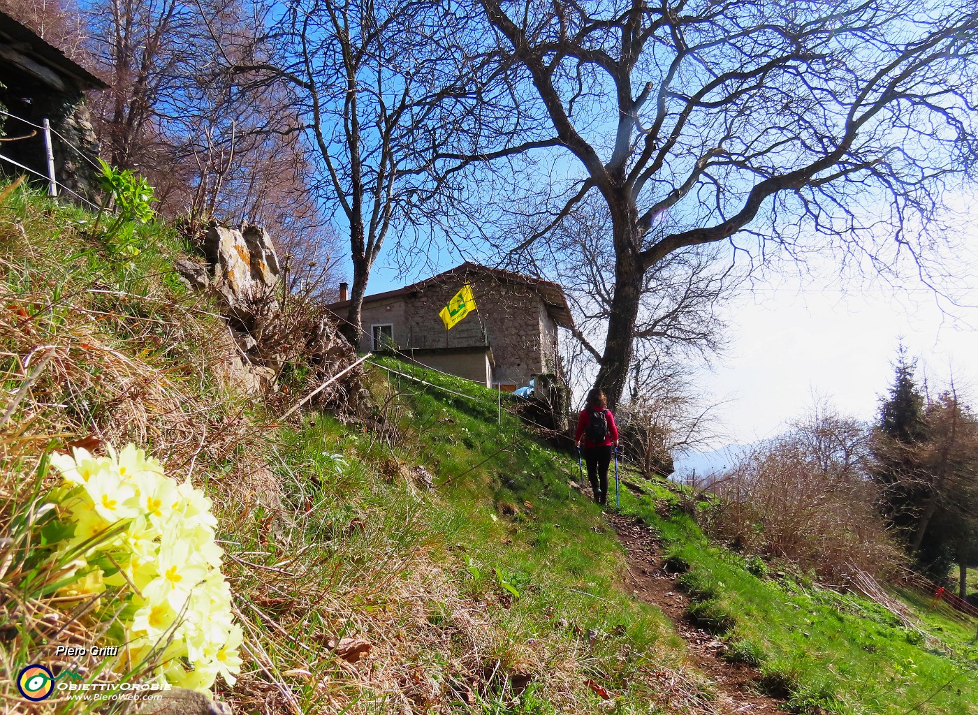 31 Passiamo sopra Sonzogno (1108 m).JPG